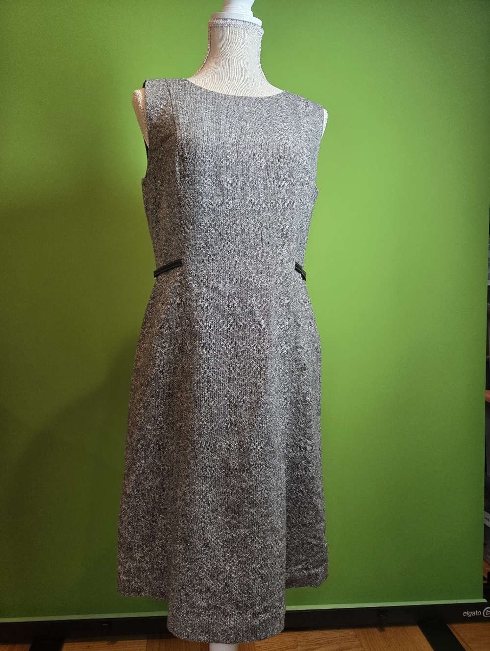 LOFT  8 Sheath dress with leather loops Gray And Black
